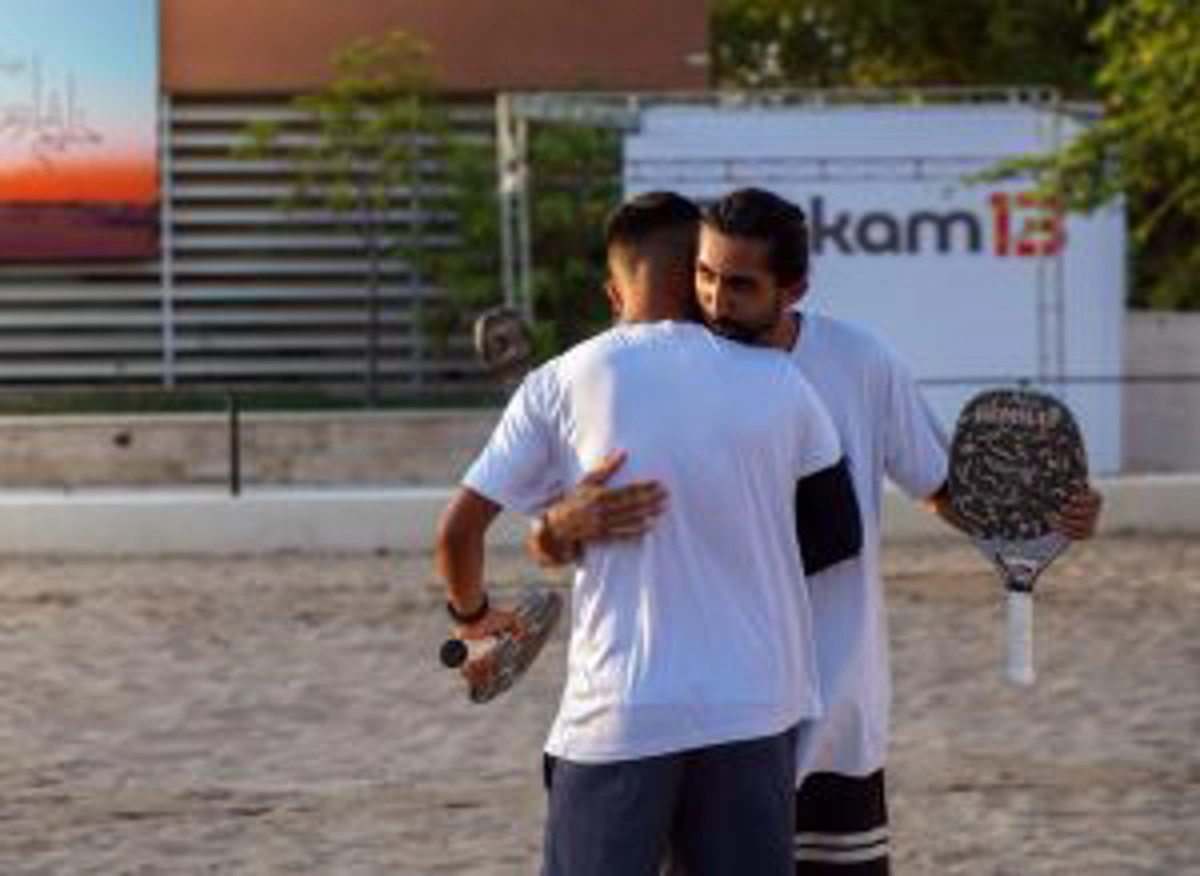 یک صحنه از مراسم ورزشی با حضور علاقه‌مندان